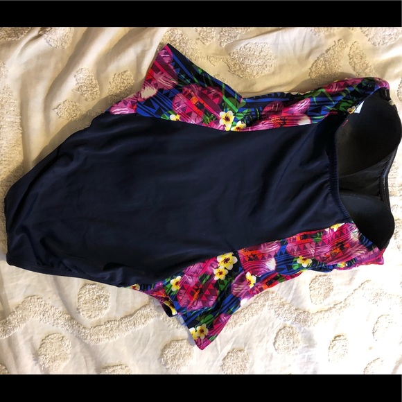 Free by Gottex strapless one piece retro bikini - Picture 2 of 3